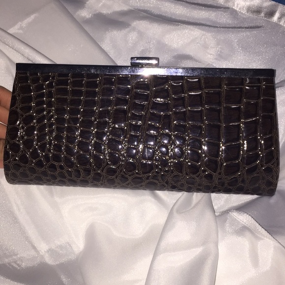 Clutch - Picture 1 of 1